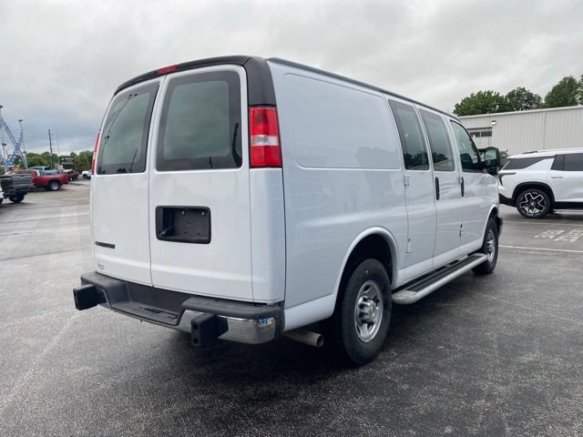 Used 2024 Chevrolet Express 2500 w/ Driver Convenience Package RWD image 5