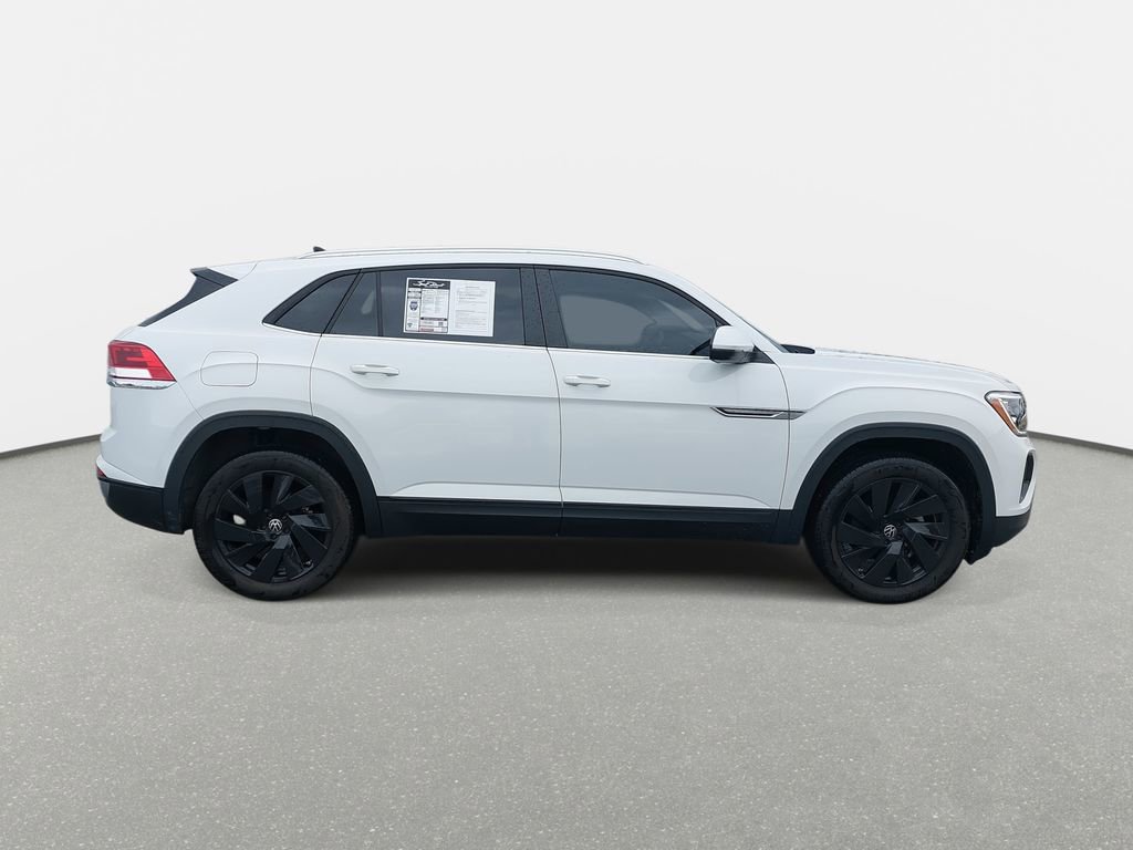 Used 2025 Volkswagen Atlas Cross Sport SE image 4