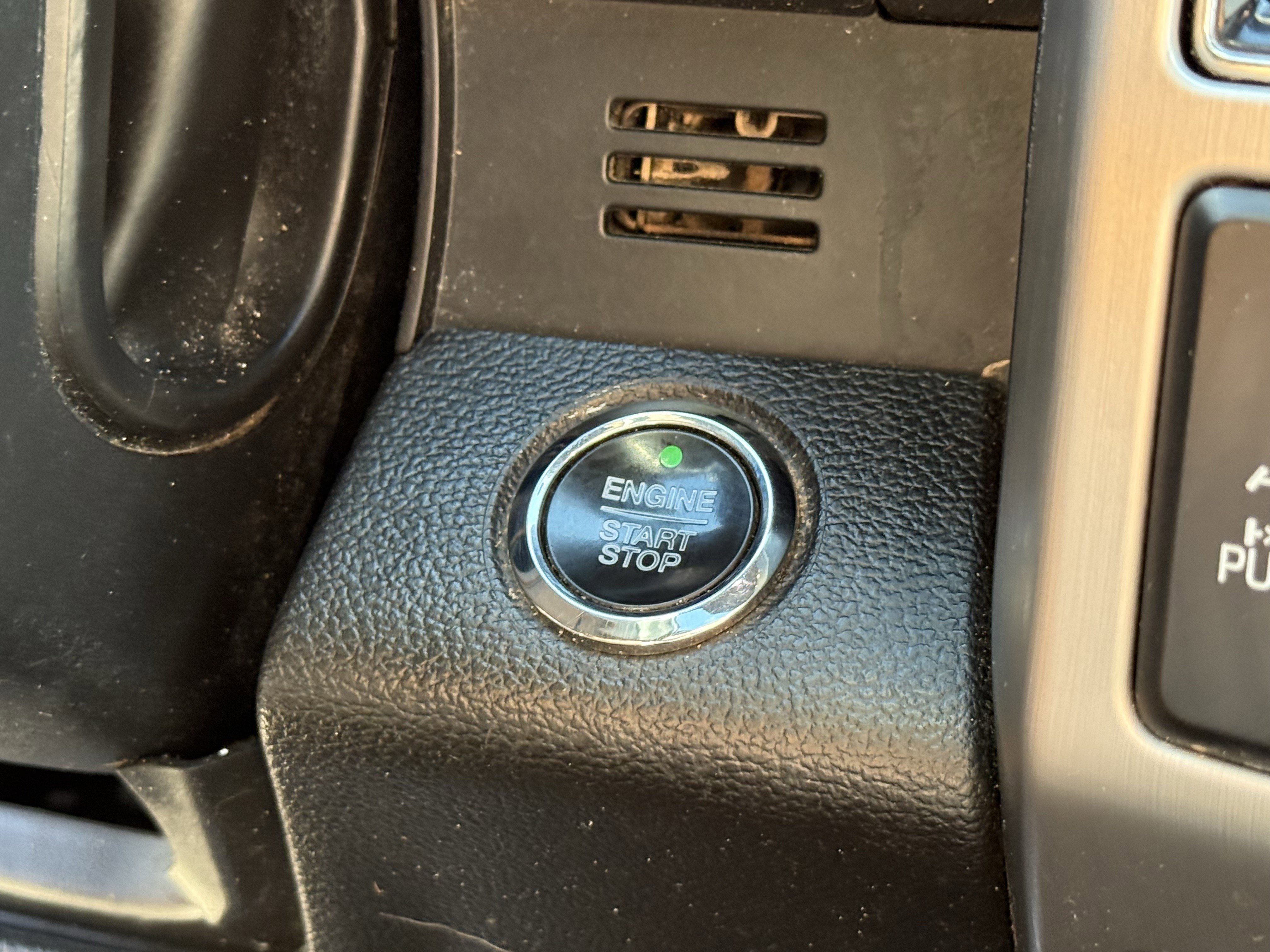 Used 2021 Ford F250 Platinum w/ FX4 Off-Road Package image 24