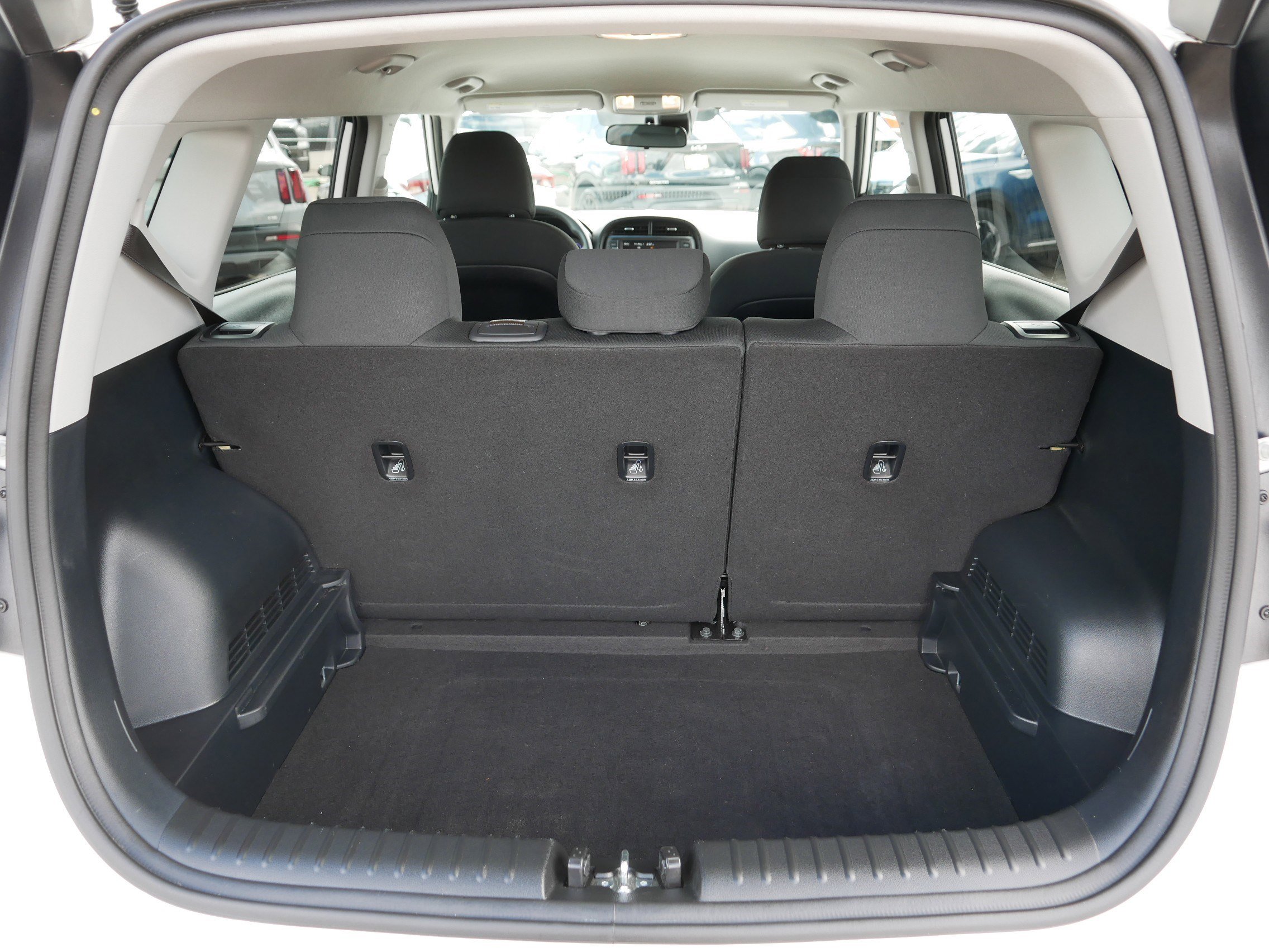 Used 2025 Kia Soul LX FWD image 18