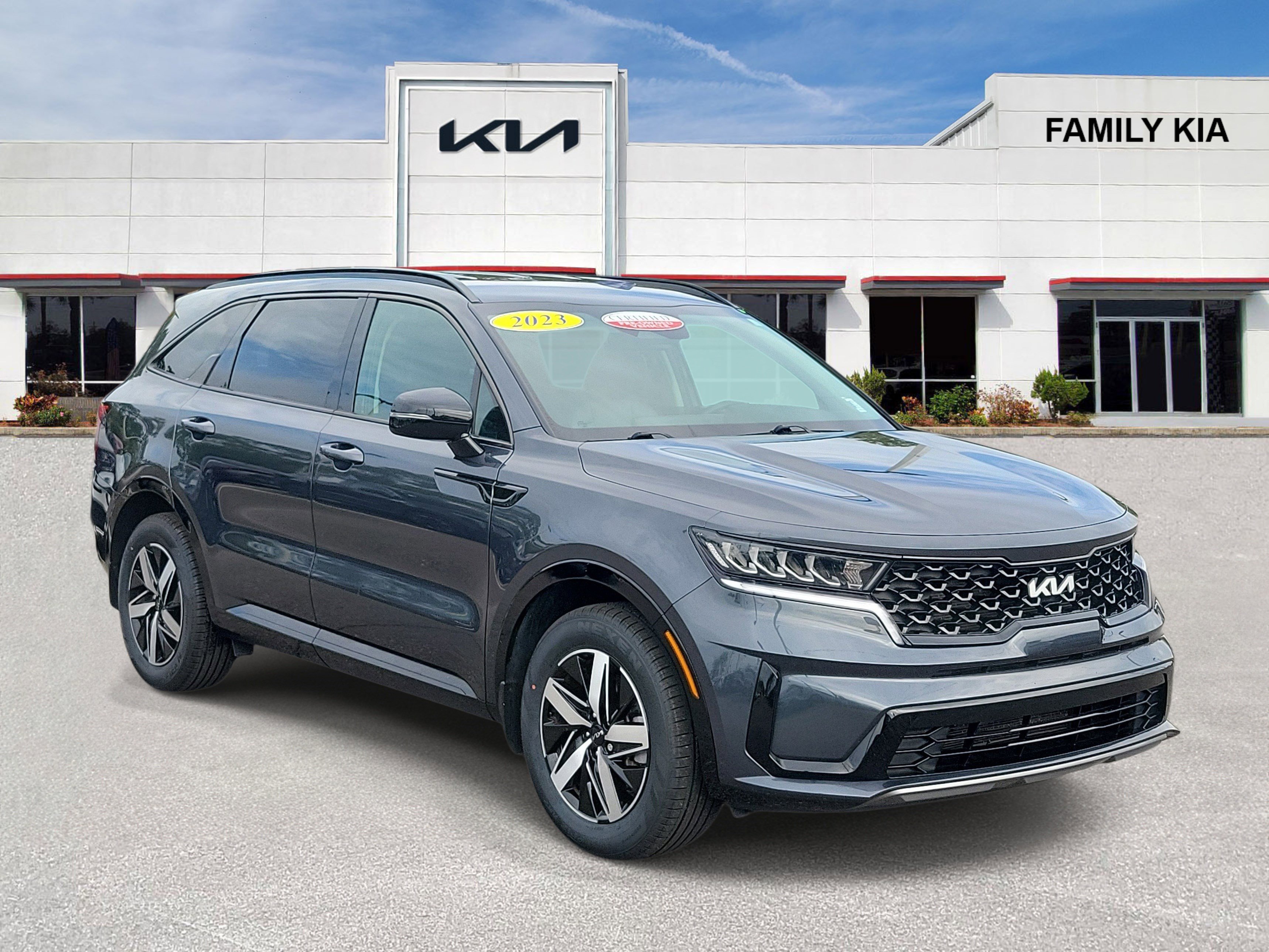 Certified 2023 Kia Sorento S FWD image 1