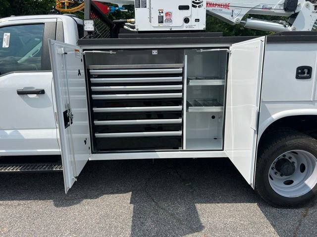 New 2024 Ford F550 4x4 Regular Cab Super Duty image 26