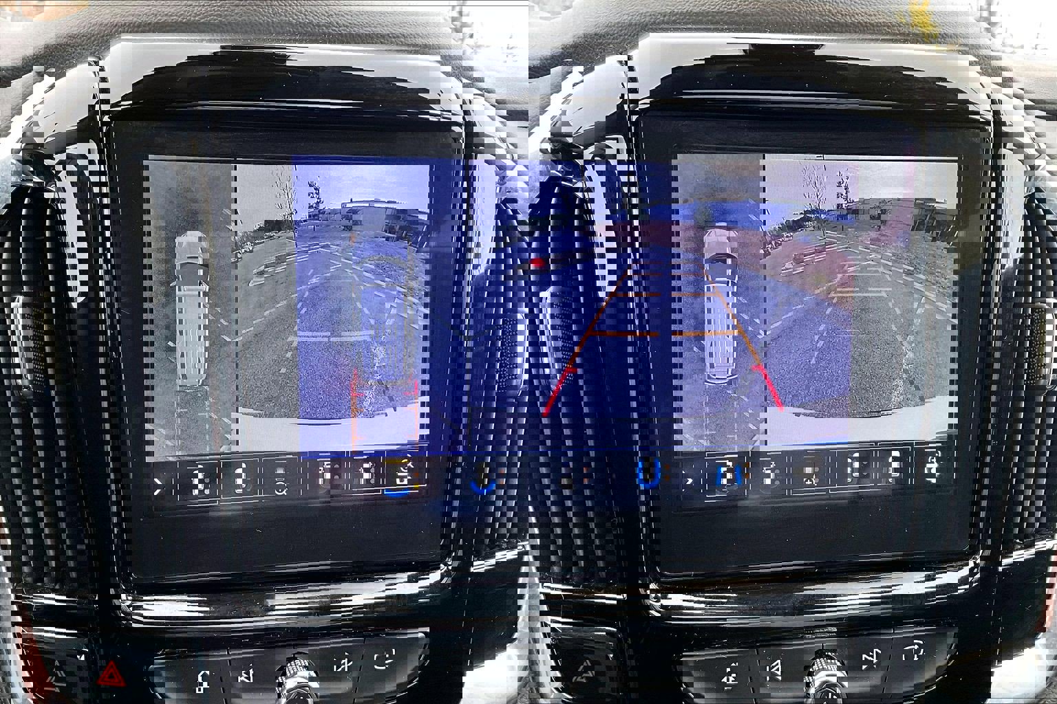 Used 2021 Chevrolet Traverse Premier w/ Redline Edition image 14