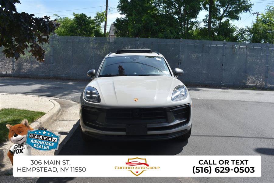 Used 2023 Porsche Macan Turbo AWD/4WD image 3
