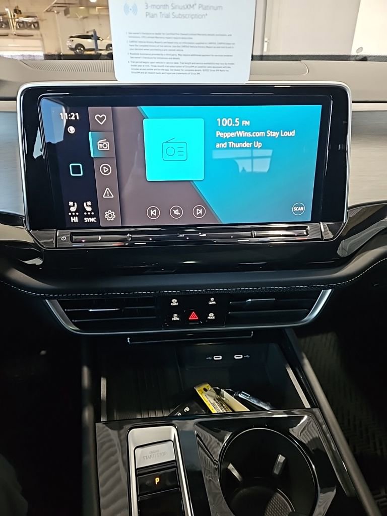 Used 2025 Volkswagen Atlas Cross Sport SE image 31