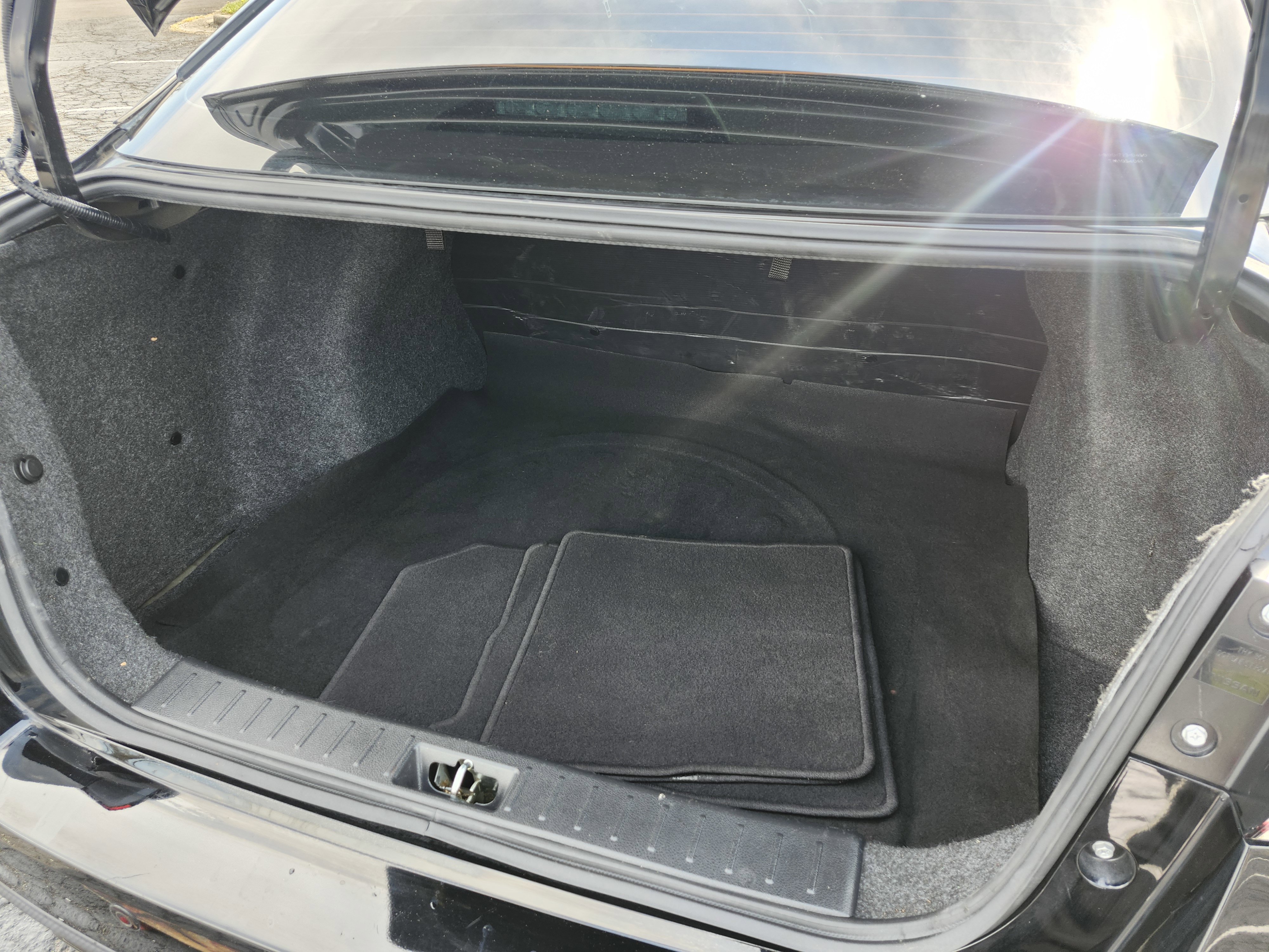 Used 2023 Nissan Versa S w/ Trunk Package image 17