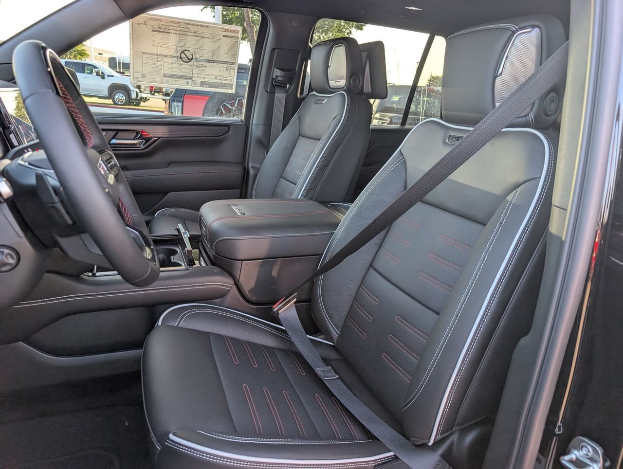 New 2026 GMC Yukon AT4 Ultimate AWD/4WD image 18