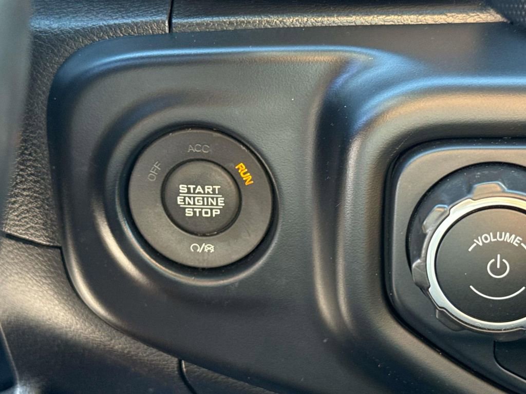 Used 2022 Jeep Gladiator Sport image 28