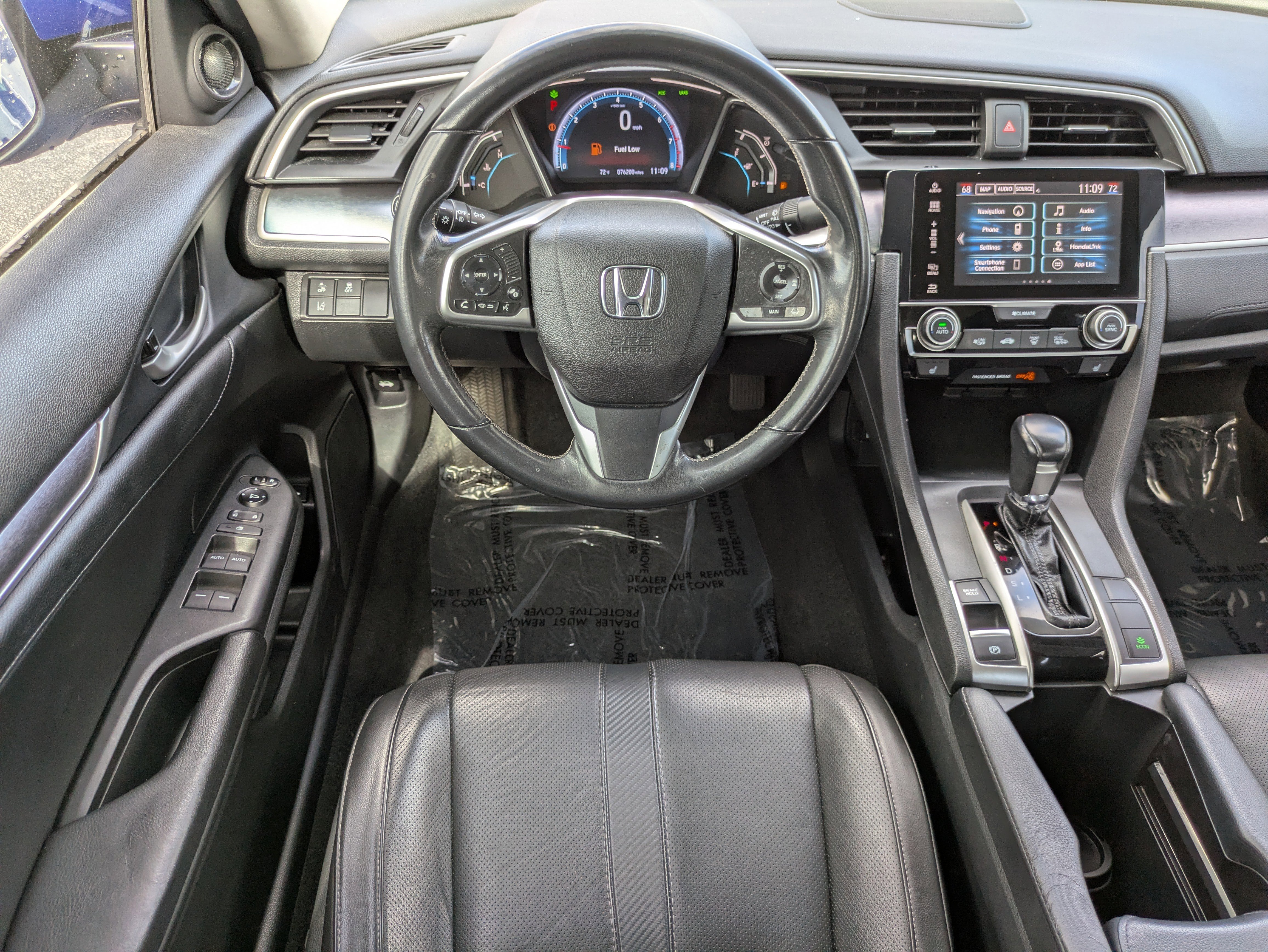 Used 2017 Honda Civic Touring image 4