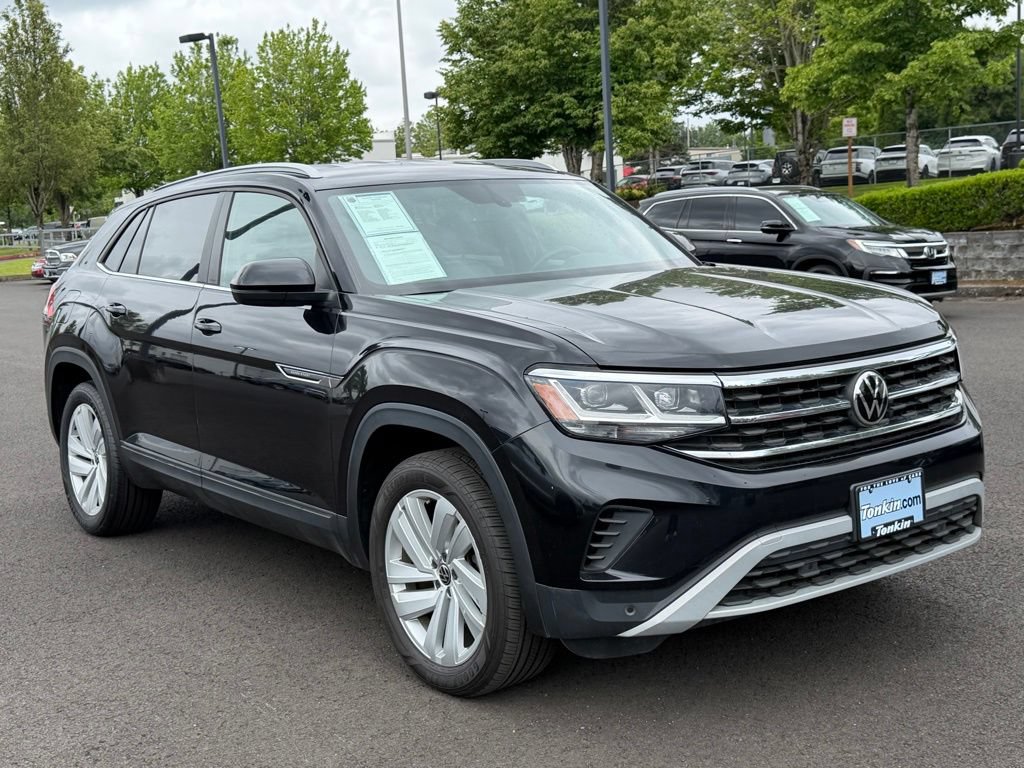 Used 2022 Volkswagen Atlas Cross Sport SE AWD/4WD image 2
