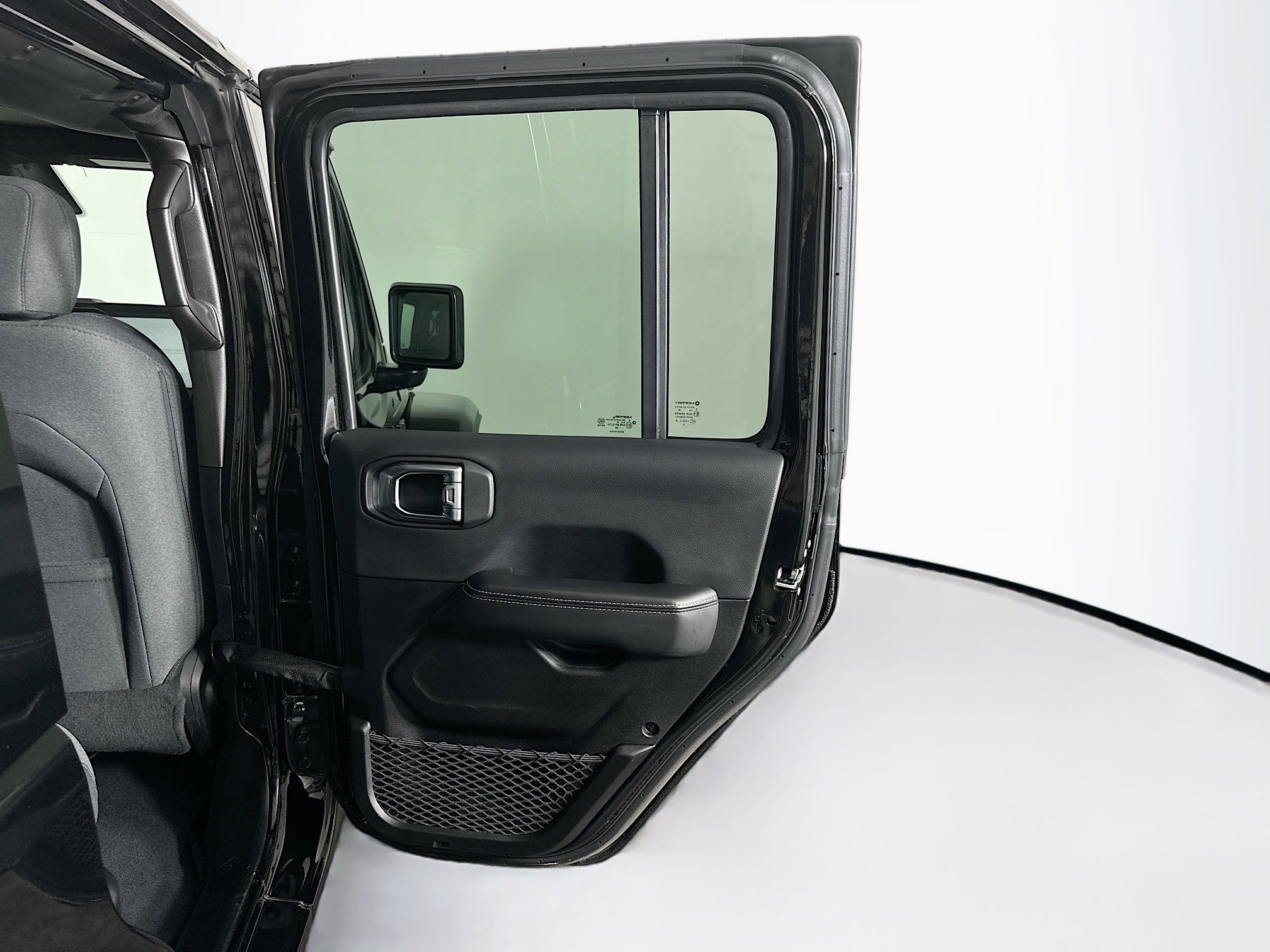 Used 2025 Jeep Wrangler Sahara w/ Safety Group AWD/4WD image 29