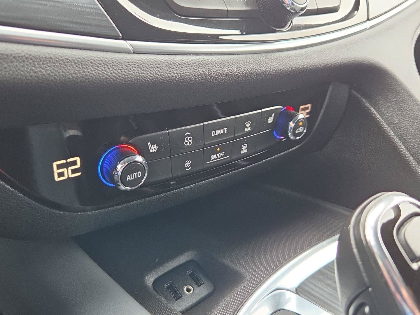 Used 2019 Buick Enclave Essence FWD image 15
