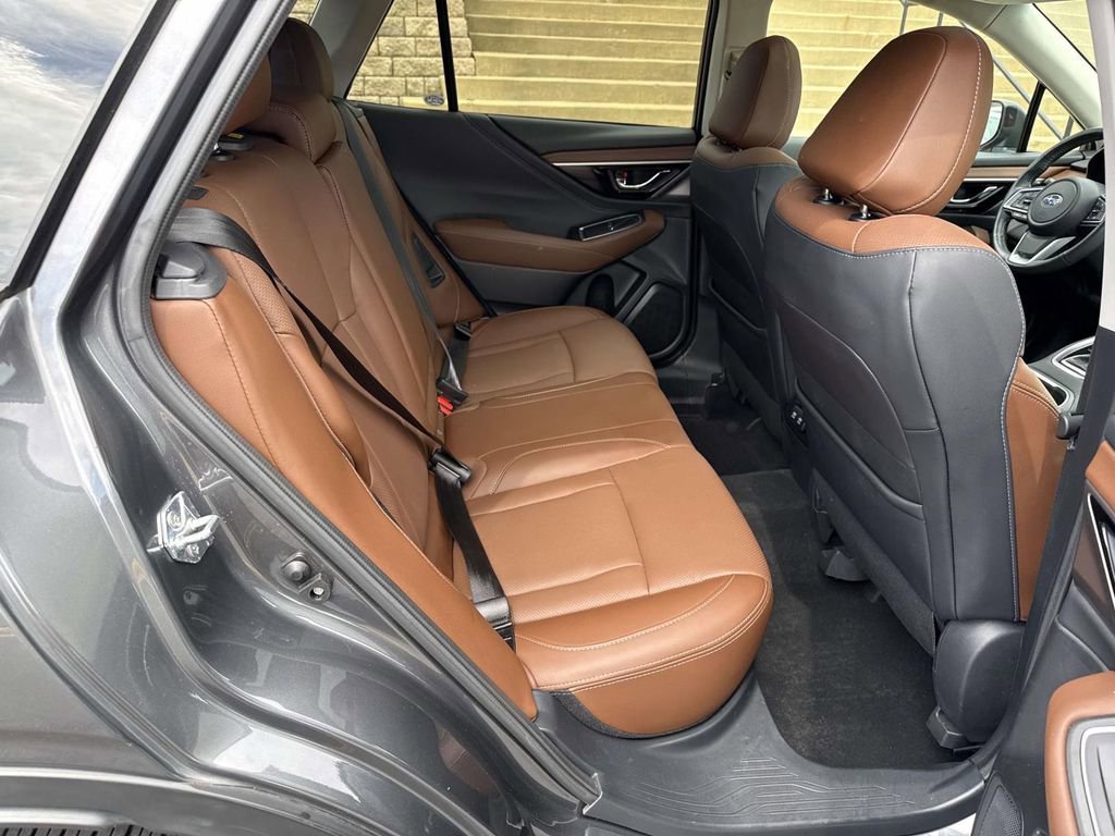 Used 2022 Subaru Outback Touring AWD/4WD image 11