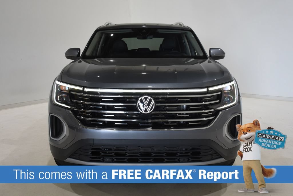 Used 2025 Volkswagen Atlas SEL AWD/4WD image 2