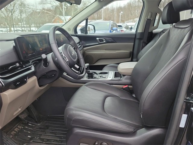 Certified 2025 Kia Carnival LXS image 8