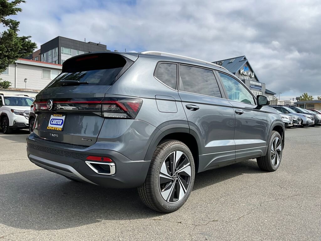 New 2025 Volkswagen Taos SE image 8