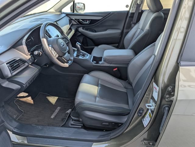 Used 2025 Subaru Outback Onyx Edition AWD/4WD image 2