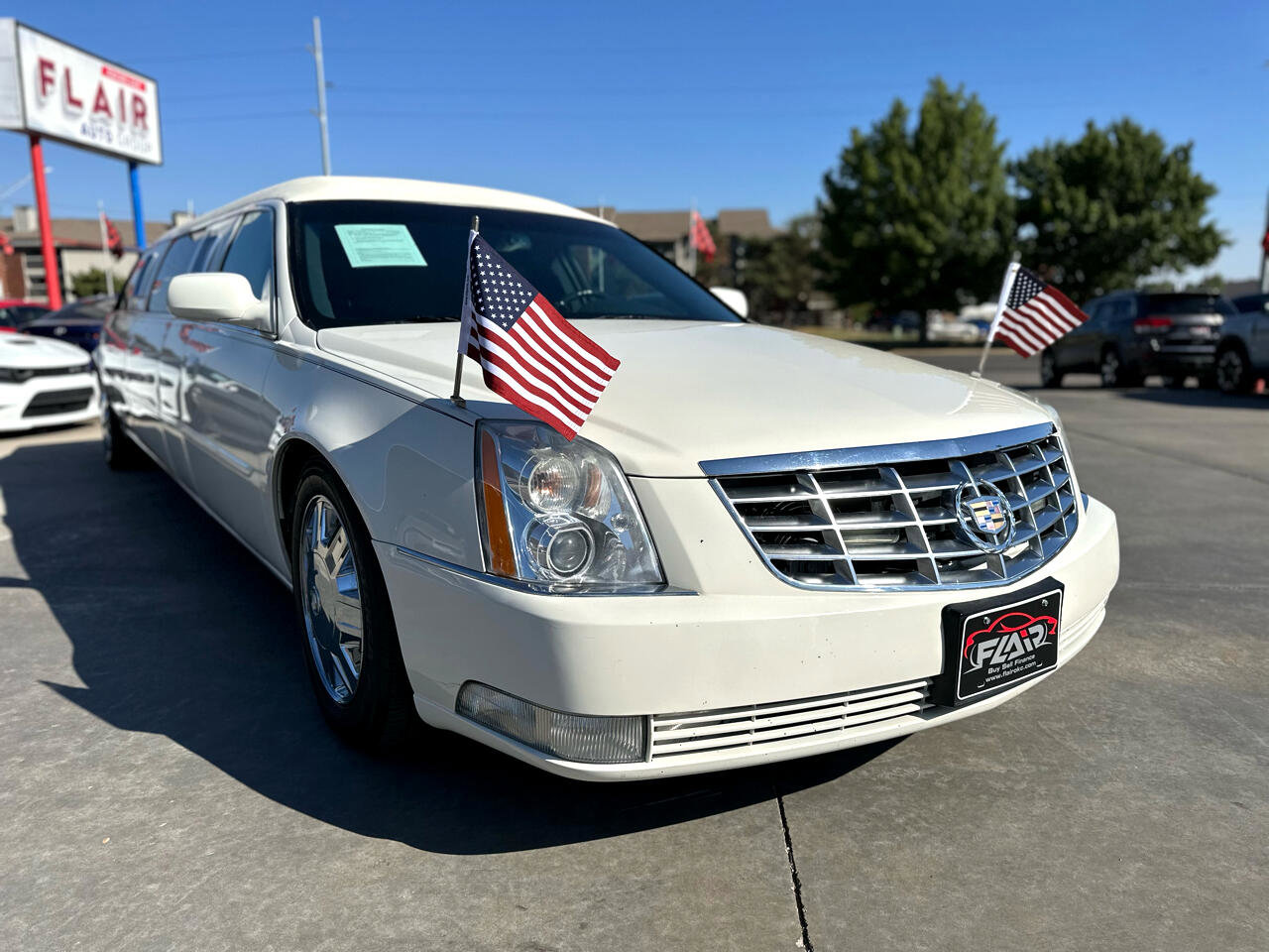 Used 2009 Cadillac DTS Limousine image 1