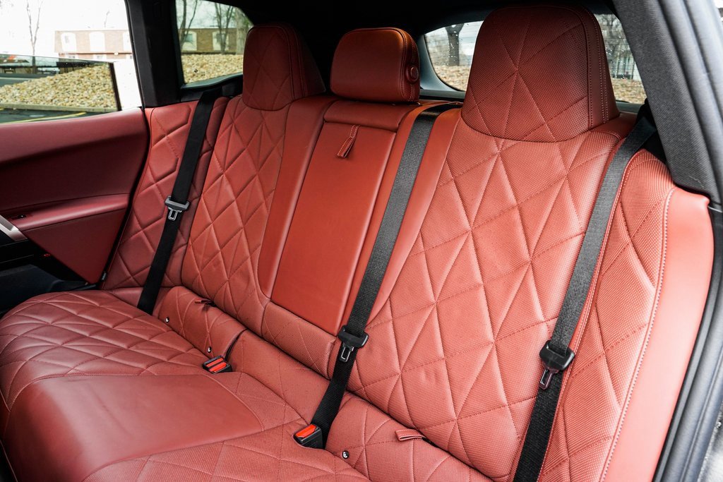 Used 2023 BMW iX xDrive50 w/ Sport Package image 15