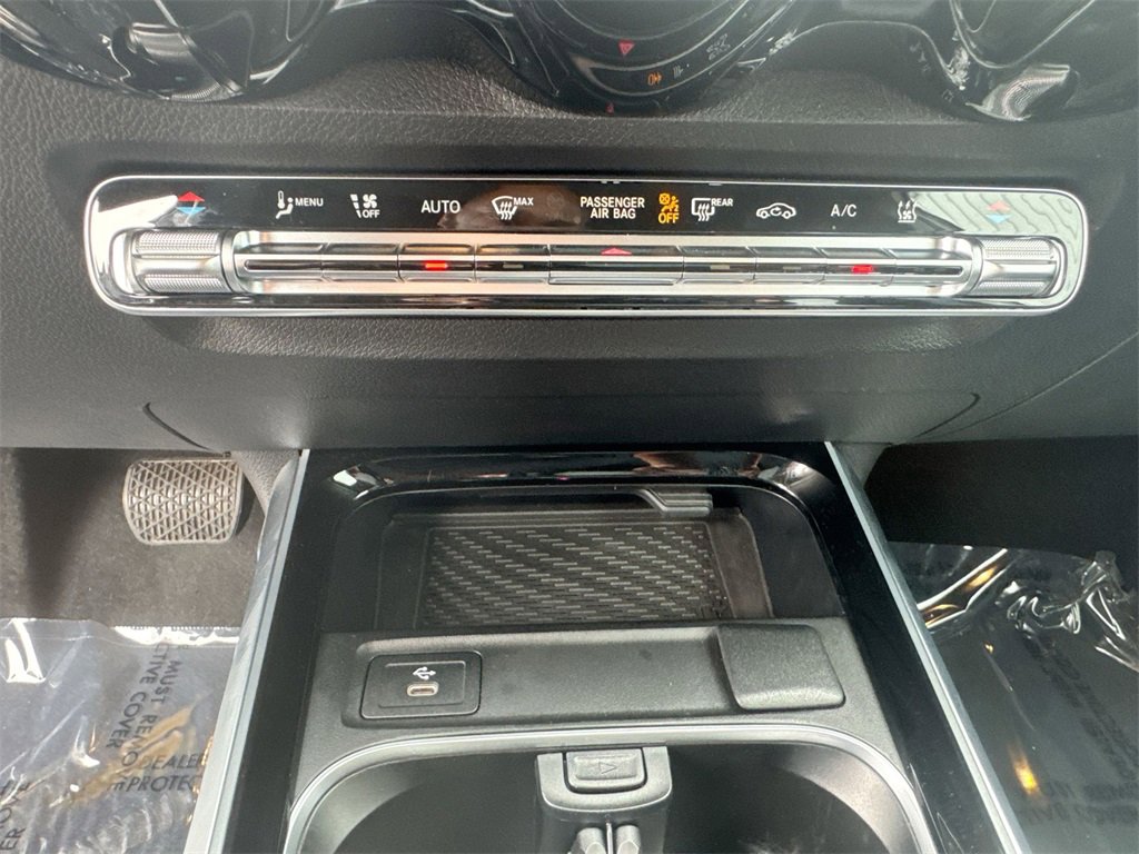 Used 2024 Mercedes-Benz EQB 250+ image 25
