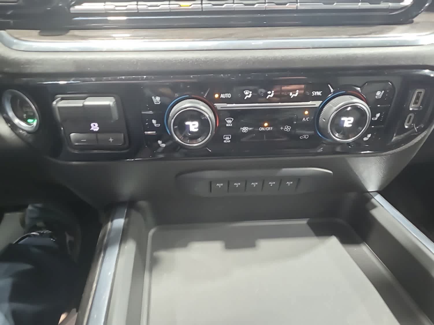 Certified 2024 Chevrolet Silverado 3500 LTZ w/ LTZ Premium Package AWD/4WD image 20