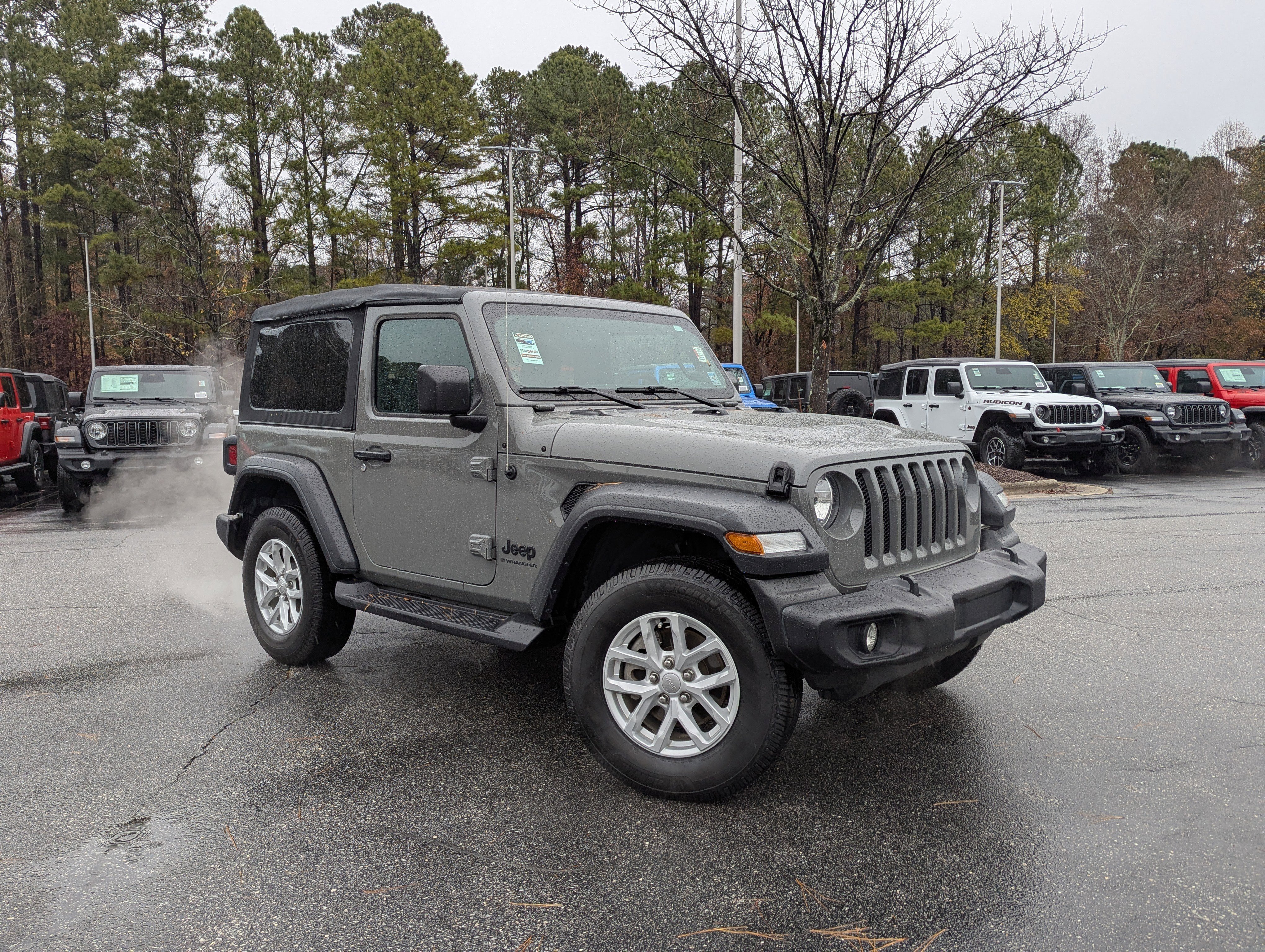 Used 2023 Jeep Wrangler Sport S image 3