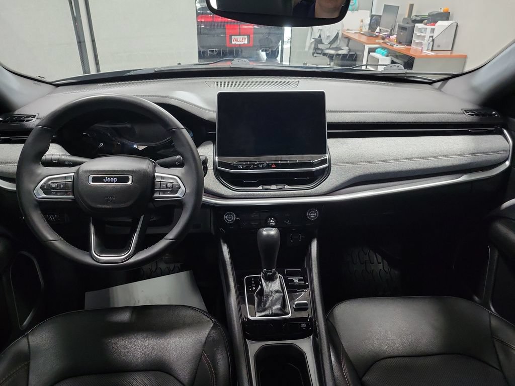 Certified 2023 Jeep Compass Latitude AWD/4WD image 3