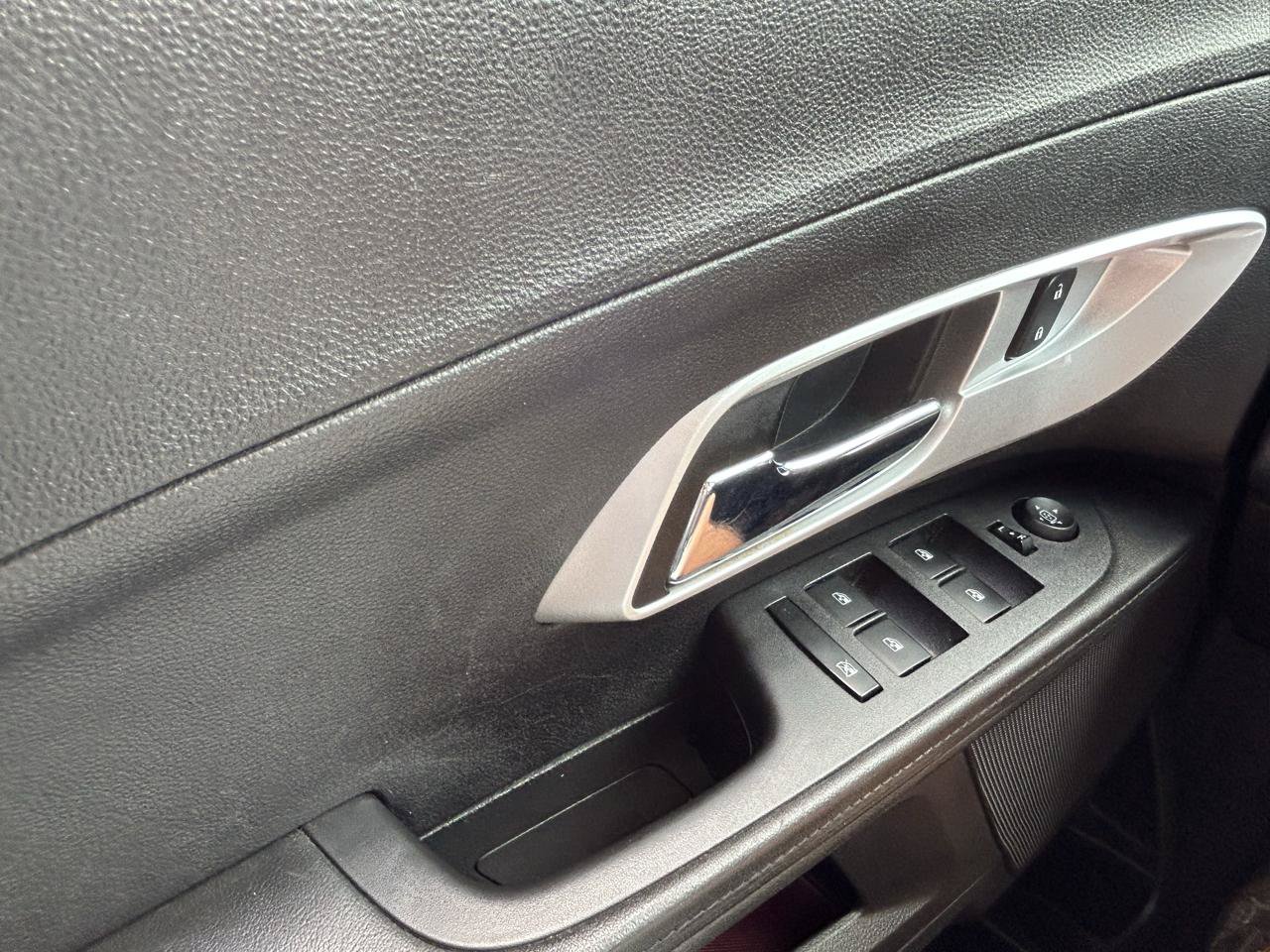 Used 2015 Chevrolet Equinox LS FWD image 25