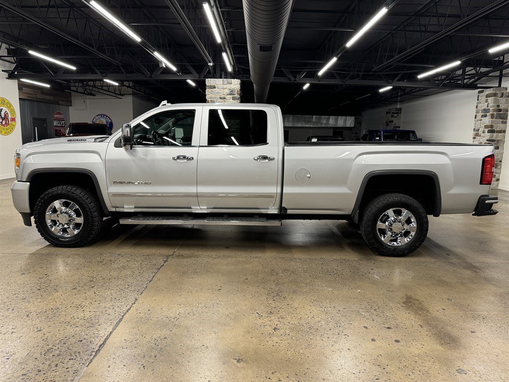 Used 2017 GMC Sierra 3500 Denali w/ Duramax Plus Package AWD/4WD image 4