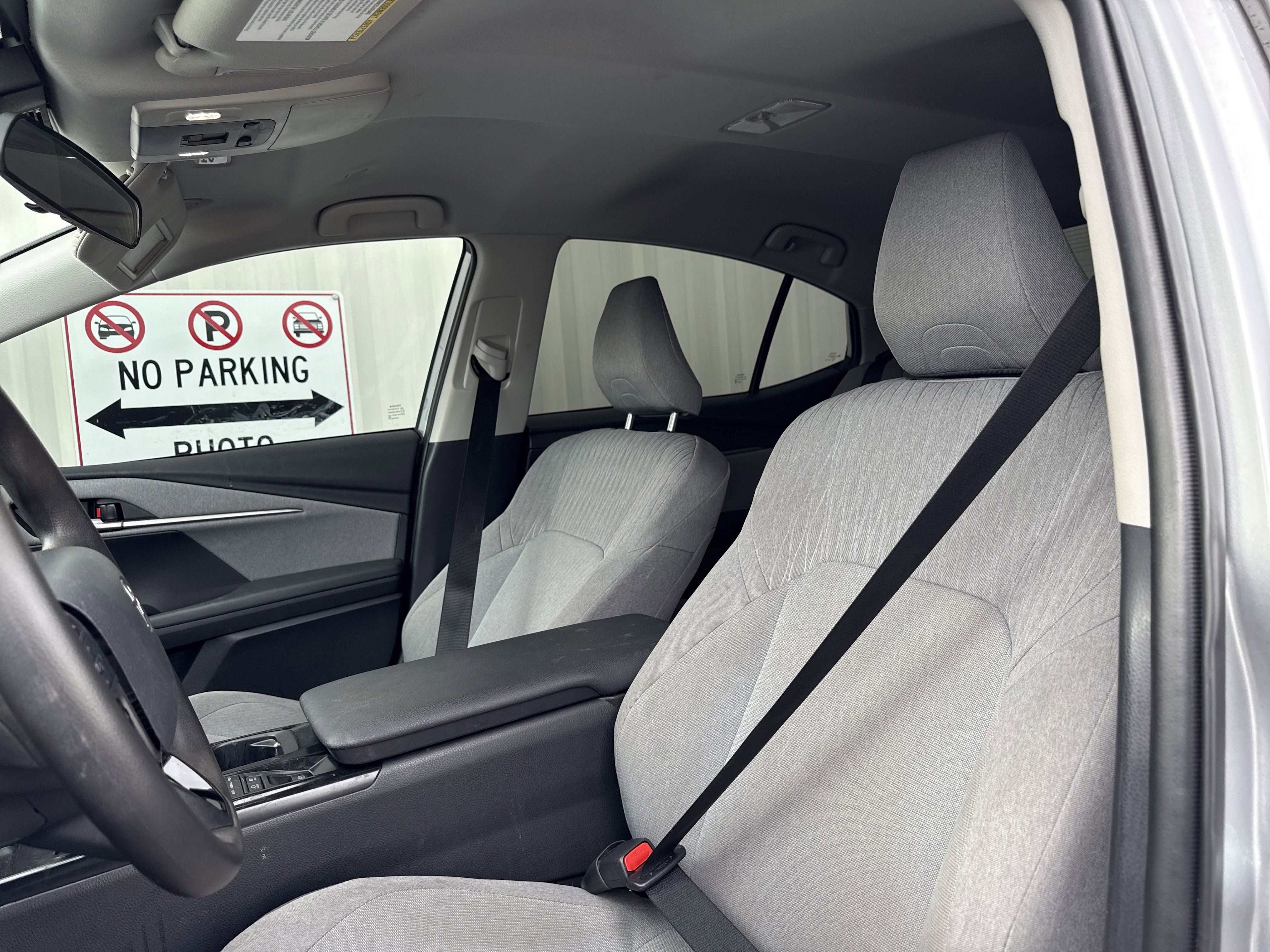 Used 2025 Toyota Camry LE image 13