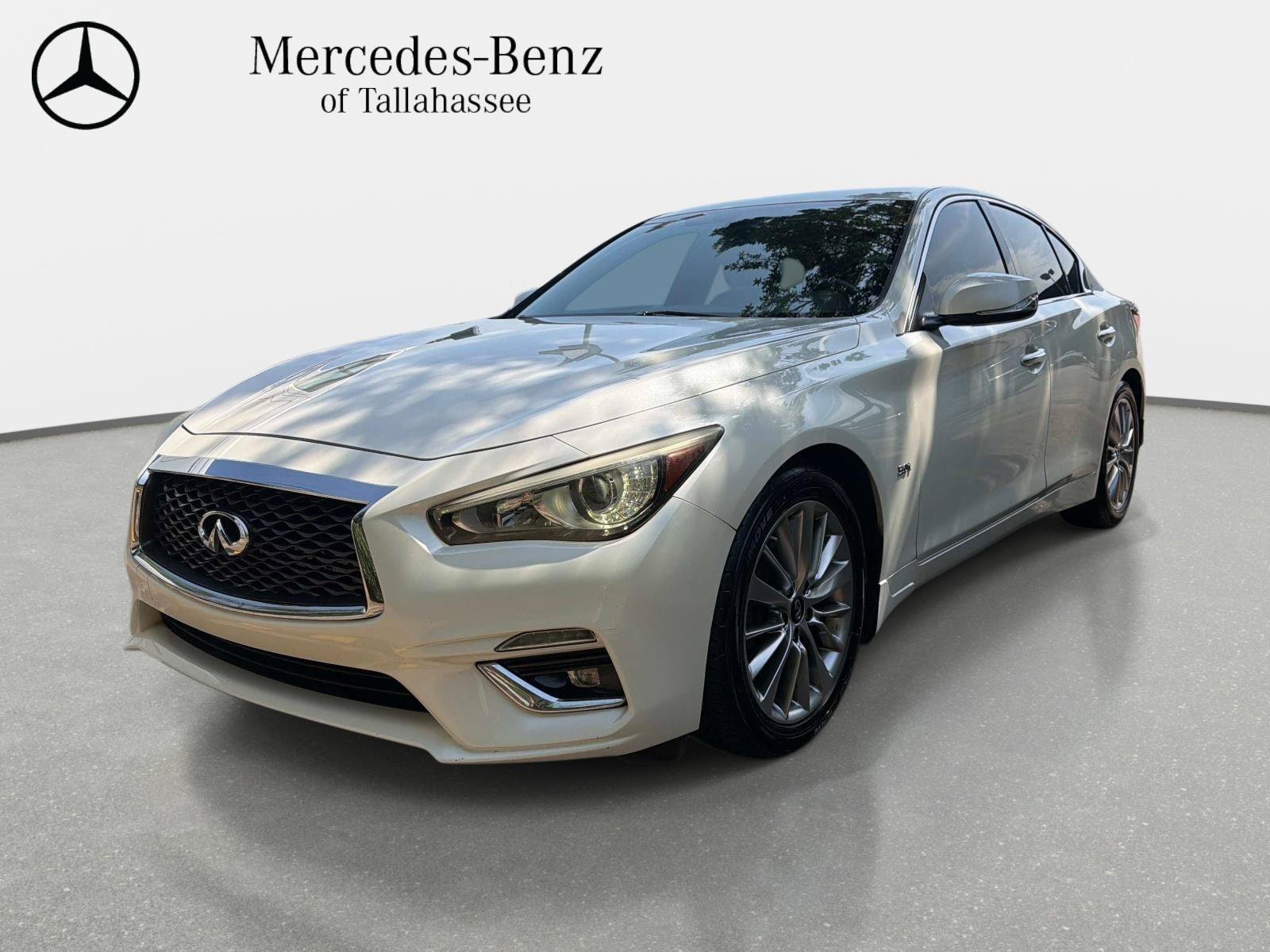 Used 2018 INFINITI Q50 Luxe w/ Cargo Package (L95) RWD image 1