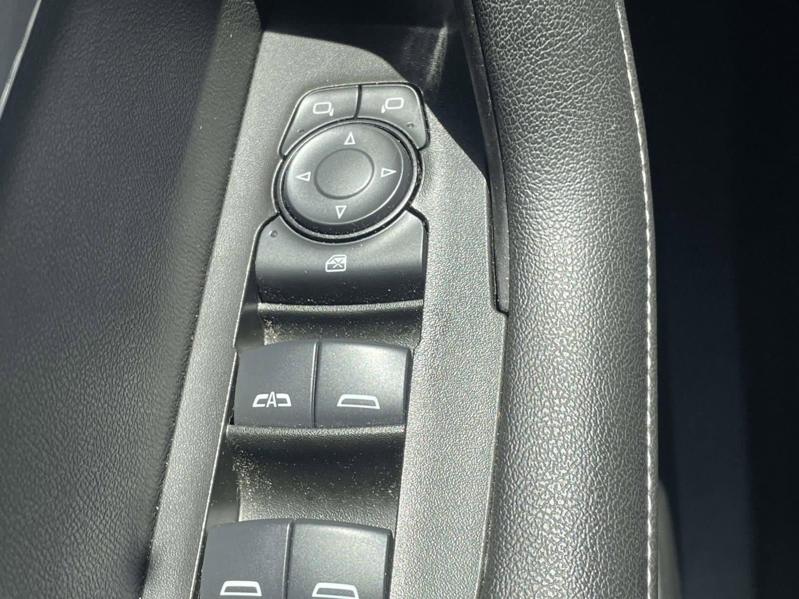 Used 2025 Chevrolet Blazer LT FWD image 23