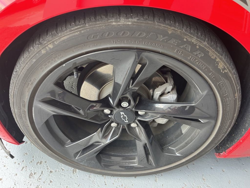 Used 2022 Chevrolet Camaro LT w/ RS Package image 9