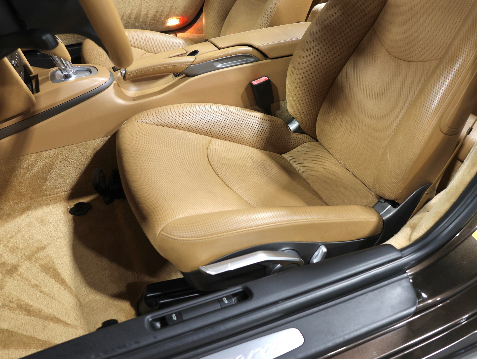 Used 2011 Porsche 911 Cabriolet image 43