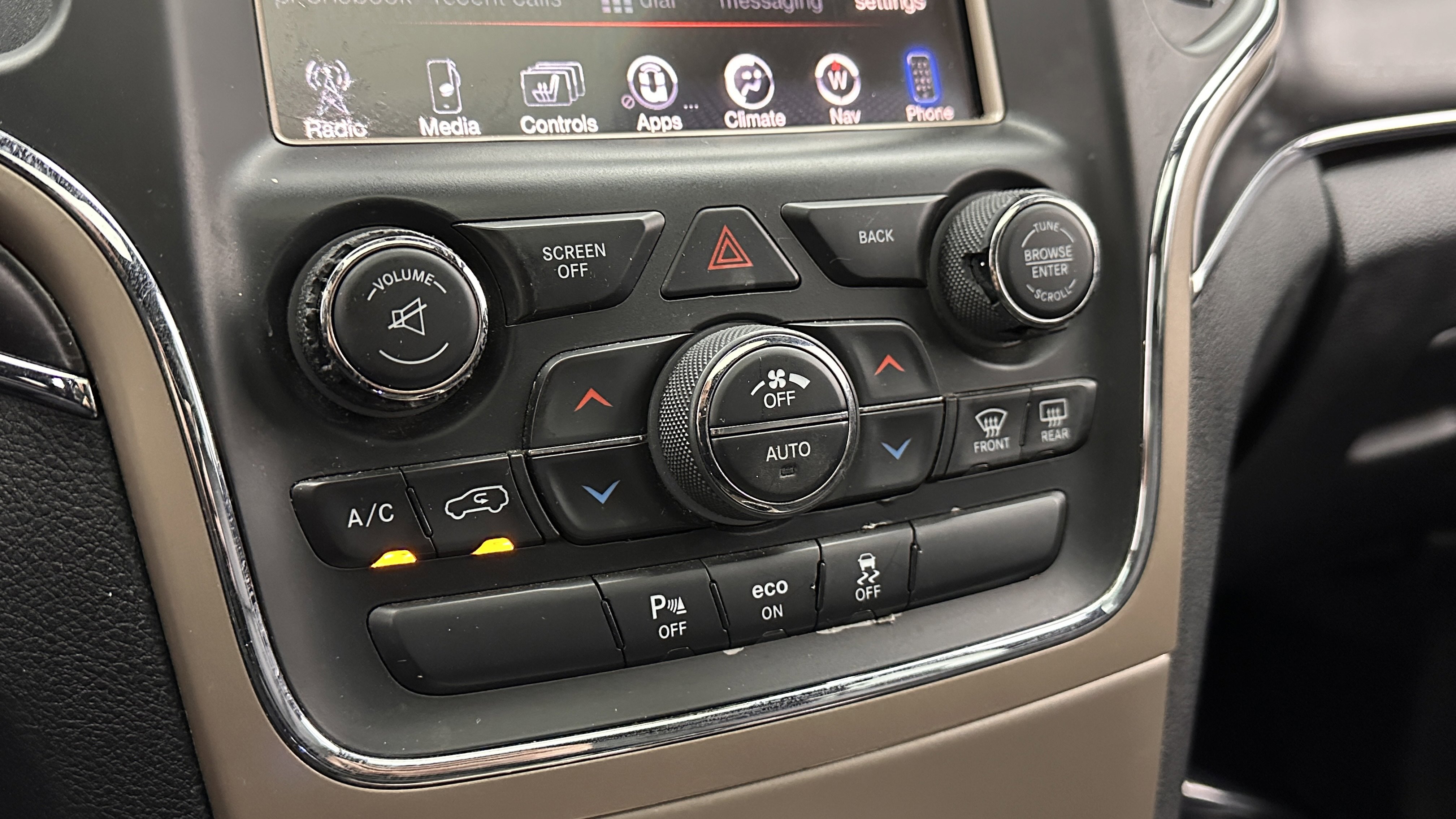 Used 2014 Jeep Grand Cherokee Limited RWD image 14