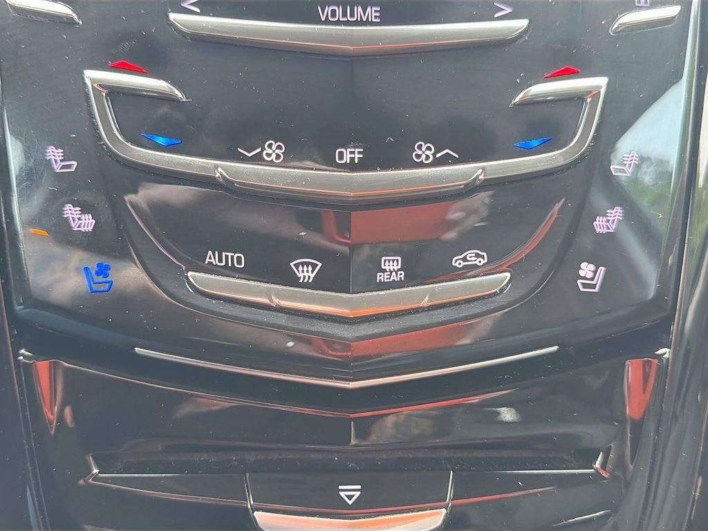 Used 2019 Cadillac Escalade ESV Luxury AWD/4WD image 17