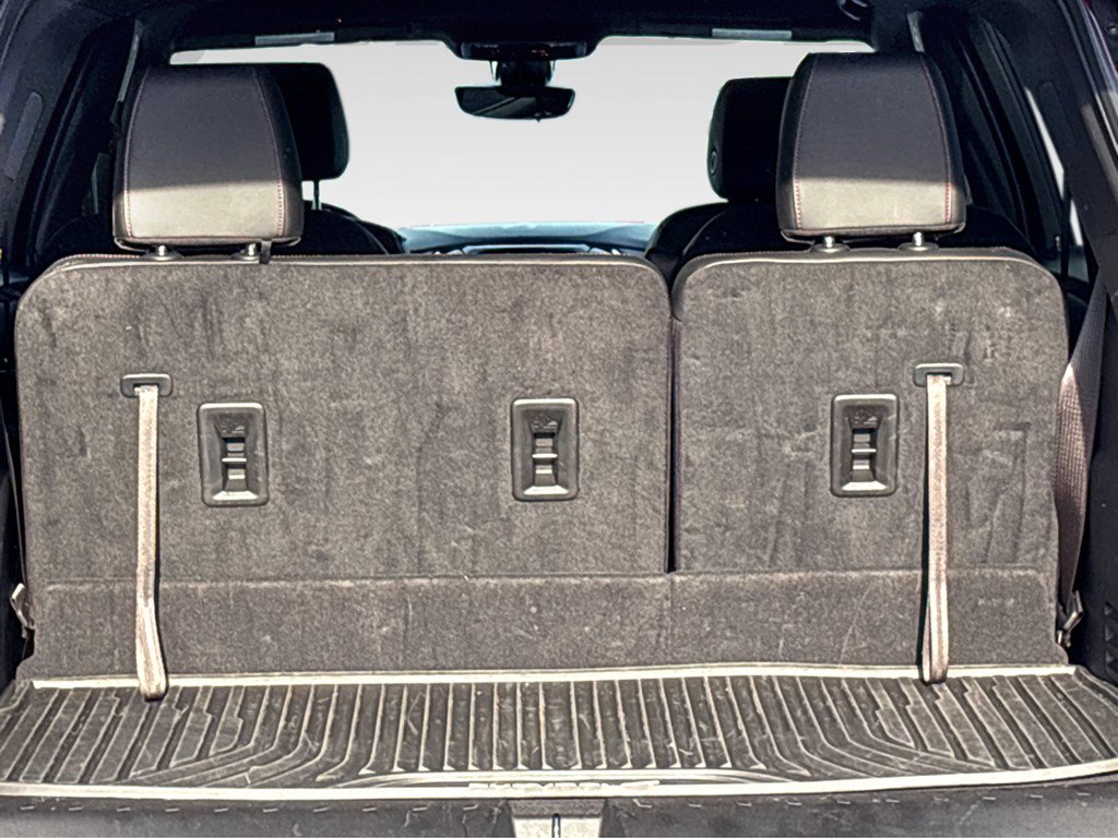 Used 2023 Chevrolet Traverse RS image 30