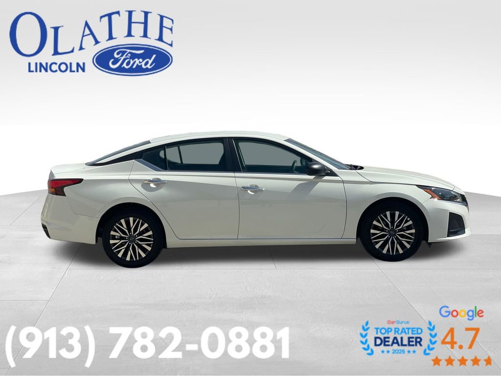 Used 2025 Nissan Altima 2.5 SV image 6