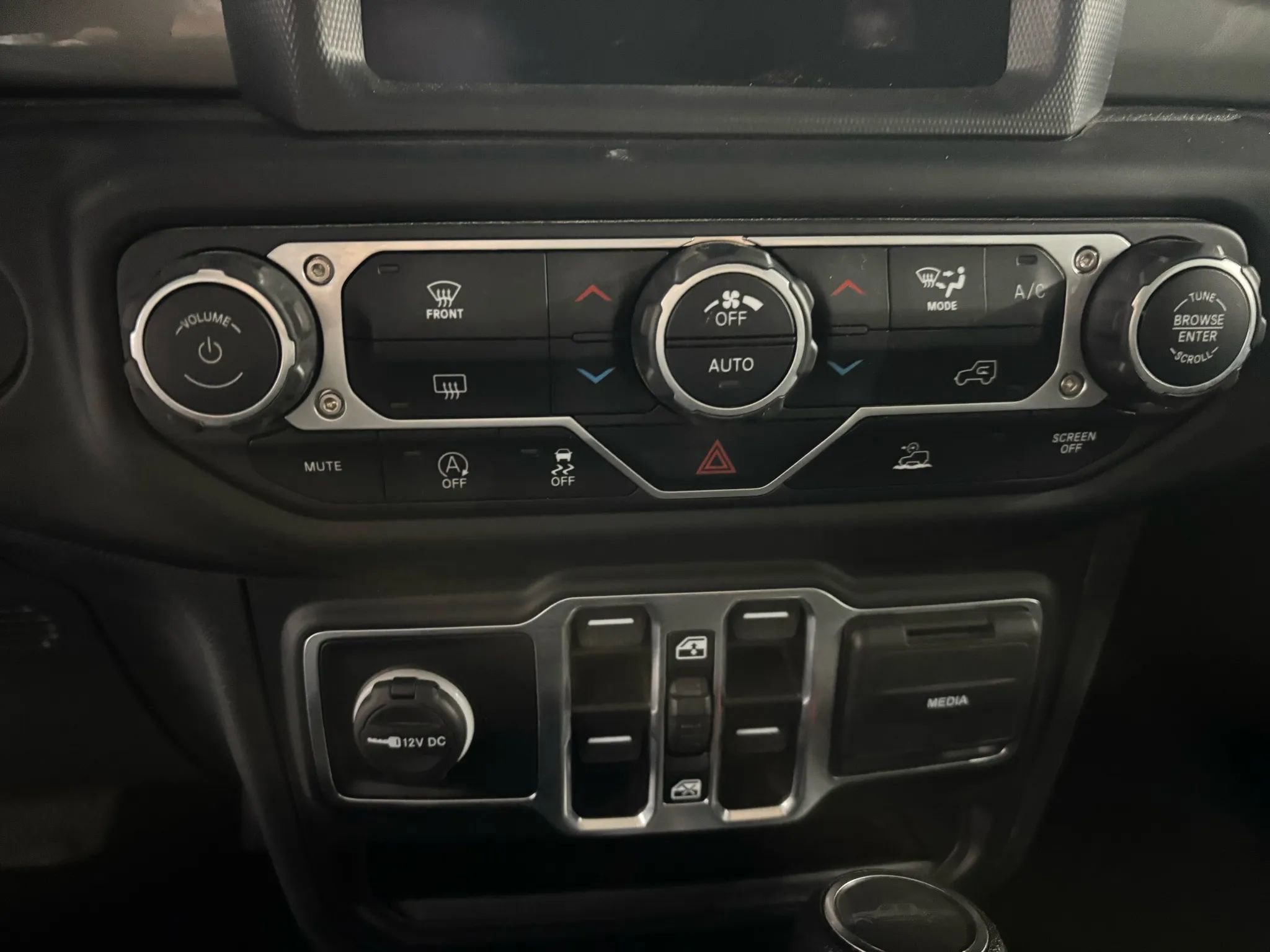 Used 2023 Jeep Gladiator Overland image 32