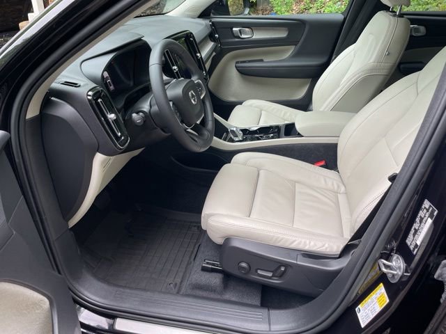 Certified 2023 Volvo XC40 B5 Plus w/ Protection Package Premier AWD/4WD image 10