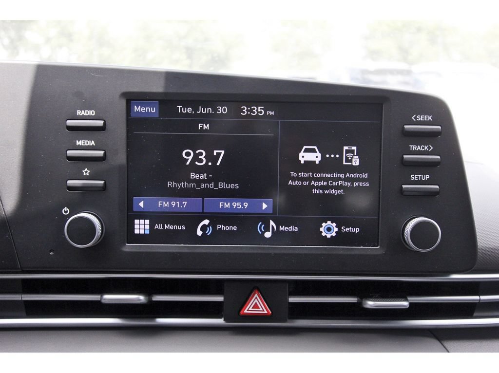 Used 2025 Hyundai Elantra SE FWD image 25