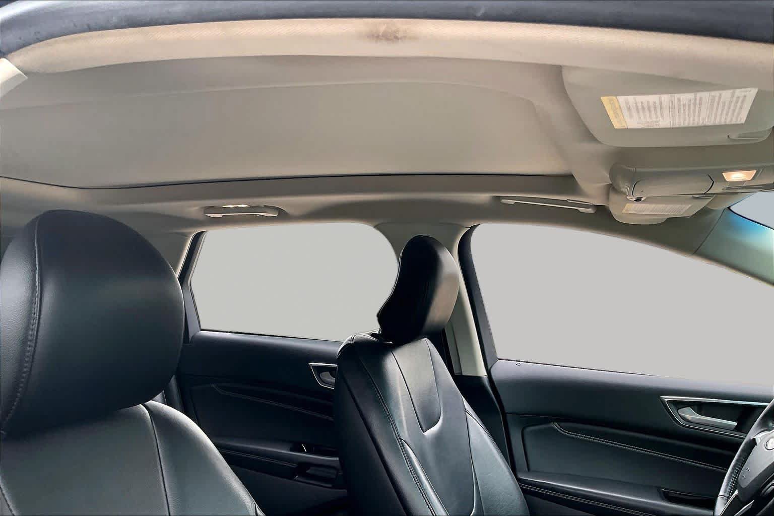 Used 2019 Ford Edge Titanium w/ Cold Weather Package AWD/4WD image 14