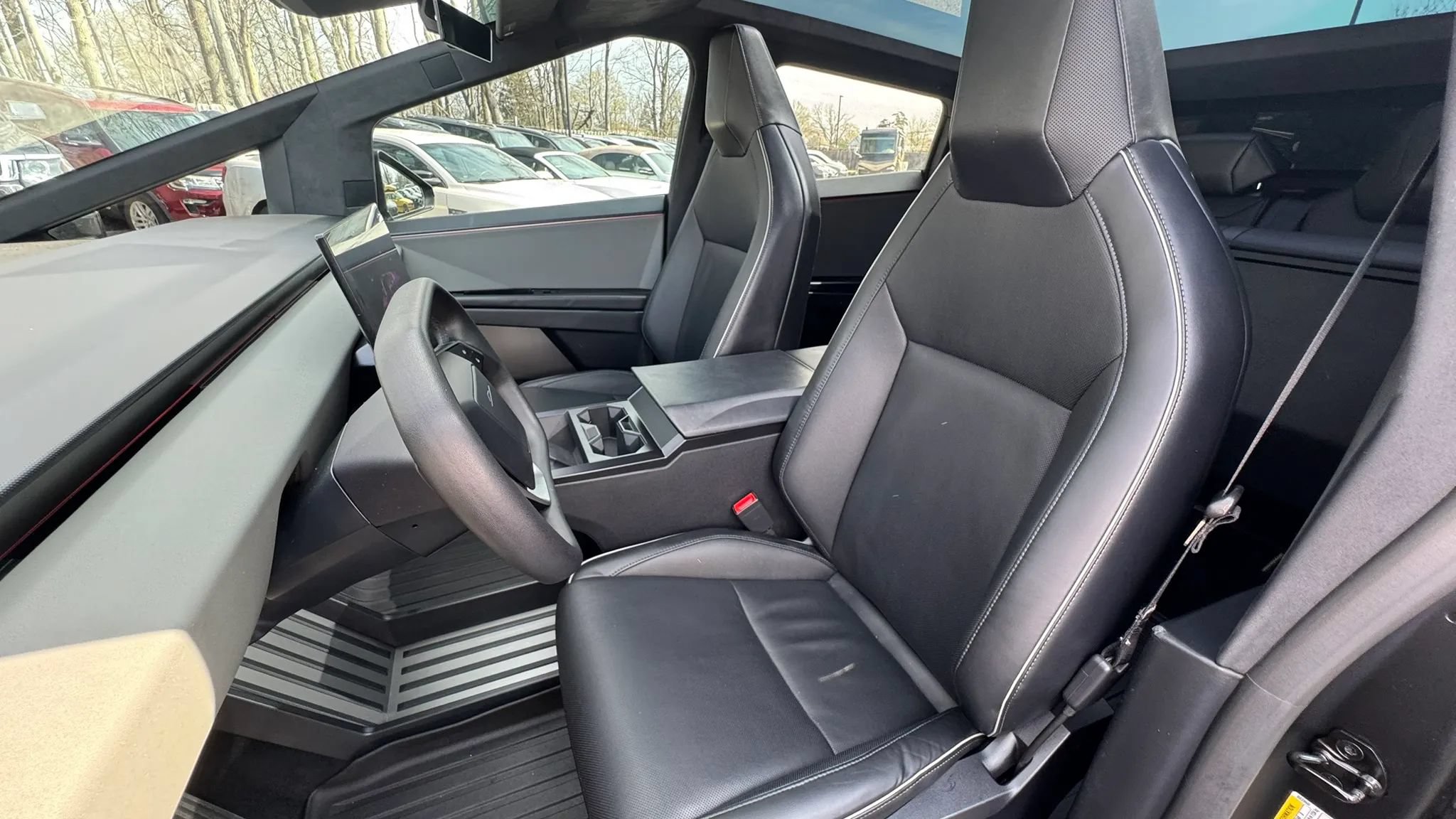 Used 2024 Tesla Cybertruck AWD Crew Cab image 12