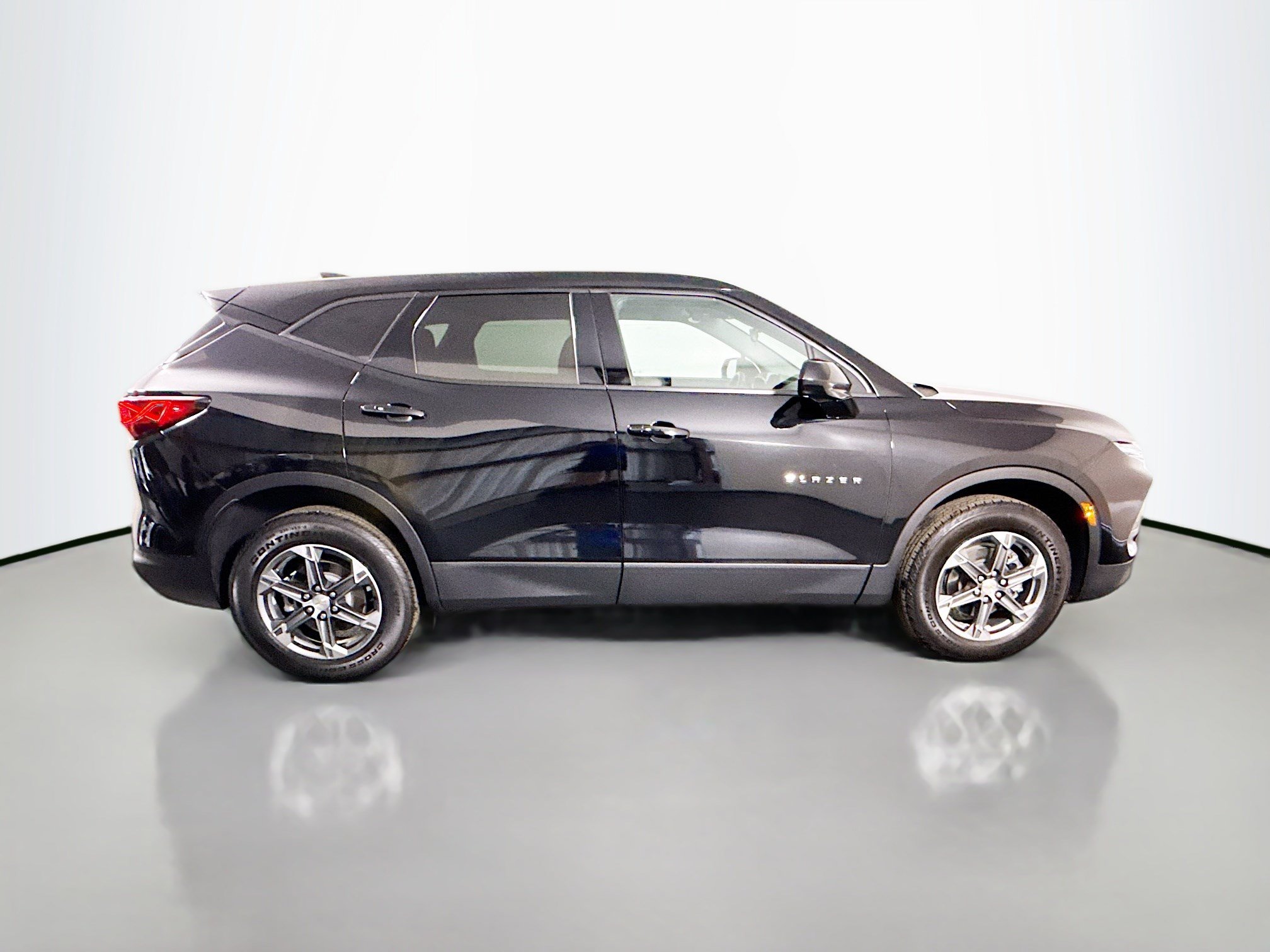 Used 2023 Chevrolet Blazer LT FWD image 11