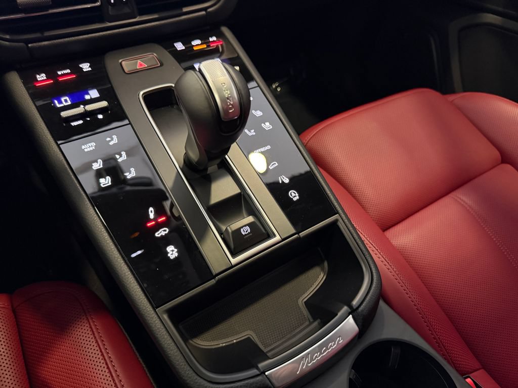 Certified 2026 Porsche Macan S AWD/4WD image 19