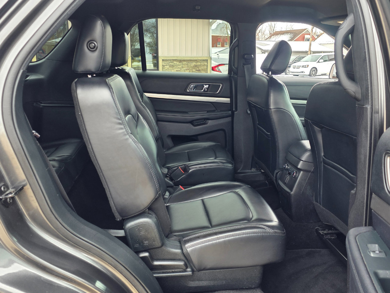 Used 2019 Ford Explorer XLT w/ Equipment Group 202A image 23