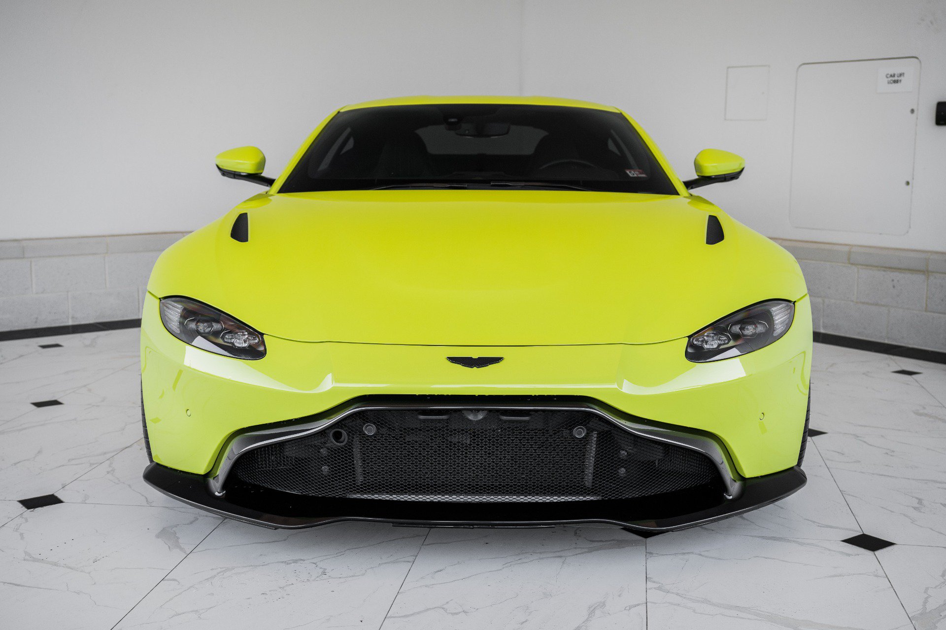 Used 2020 Aston Martin V8 Vantage Coupe RWD image 7