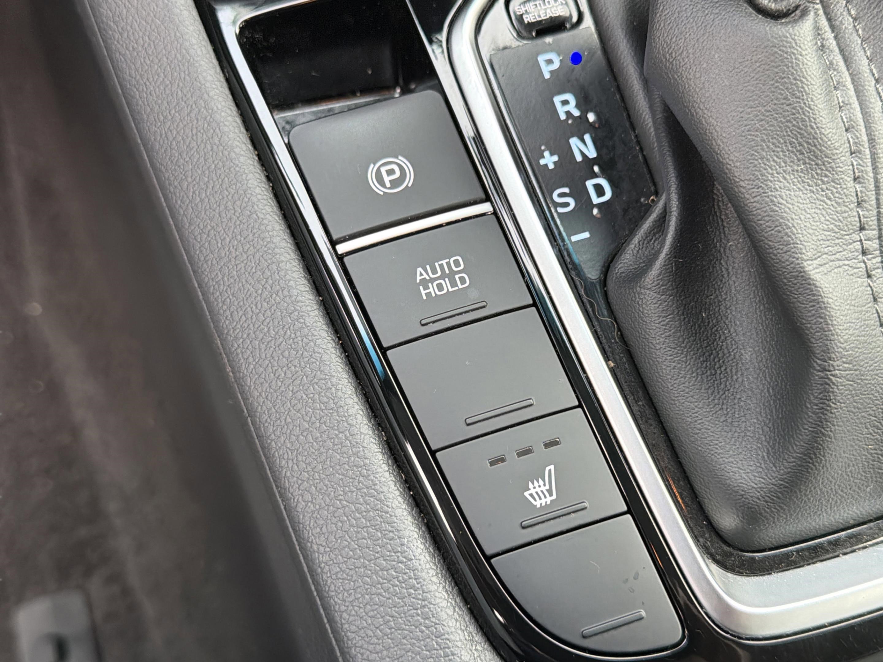 Used 2022 Hyundai Ioniq SE image 17