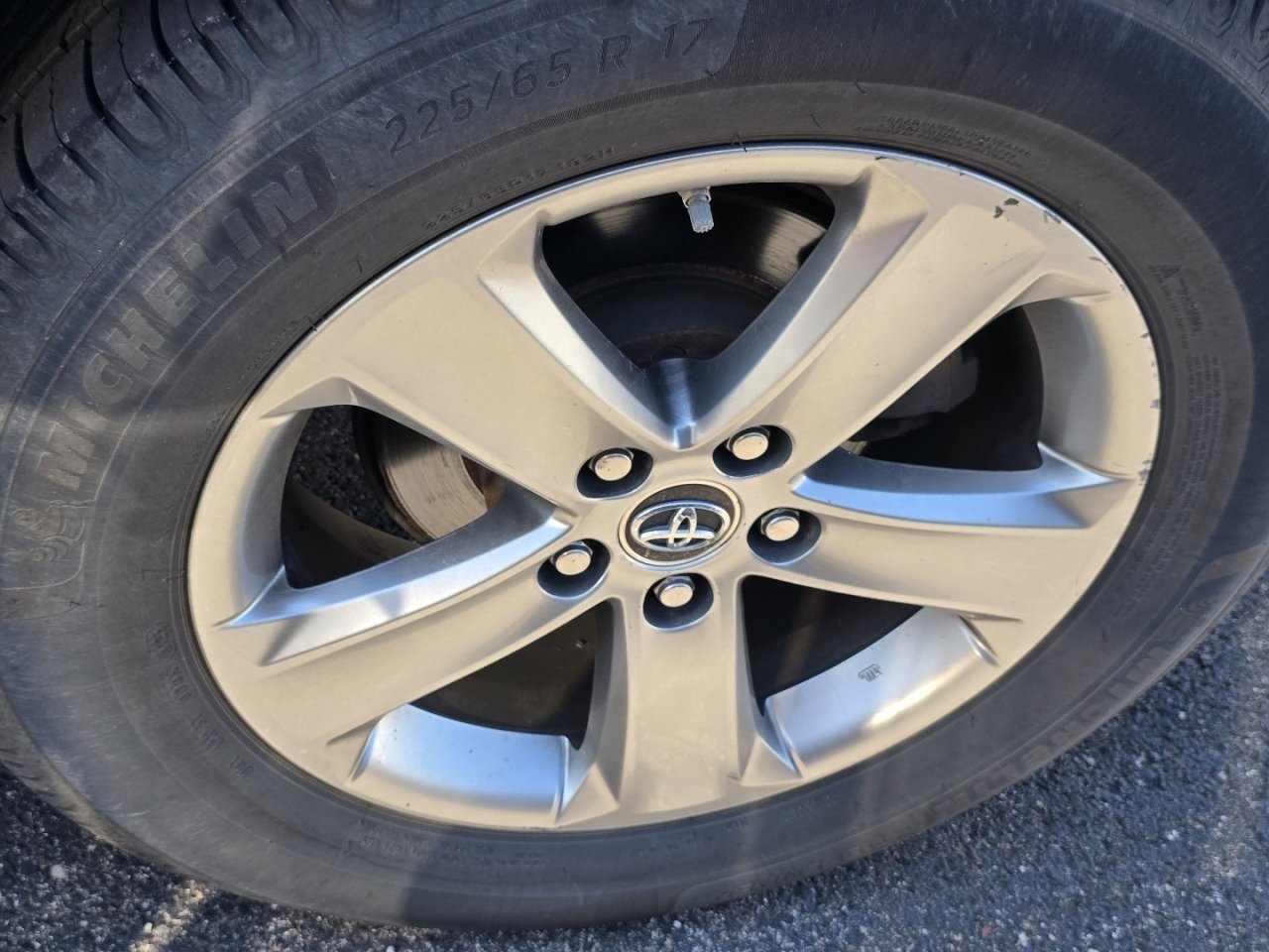 Used 2015 Toyota RAV4 XLE AWD/4WD image 24