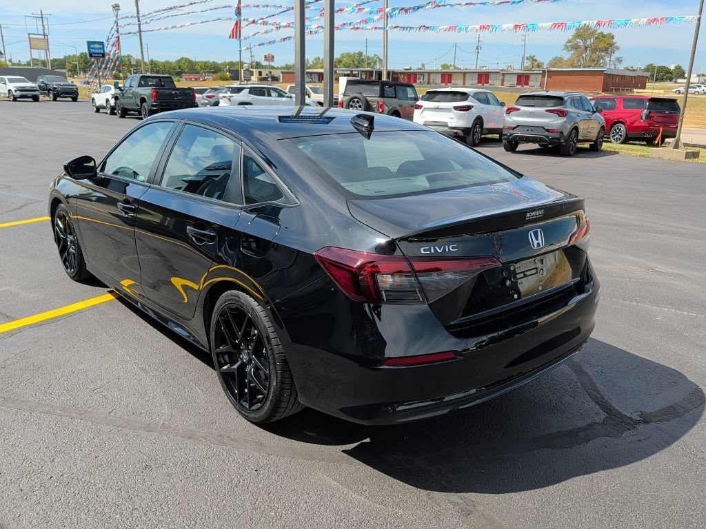Used 2025 Honda Civic Sport image 4